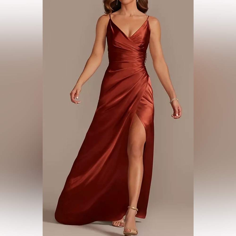 David’s Bridal bridesmaid dress size 2 in cinnamon in excellent condition.